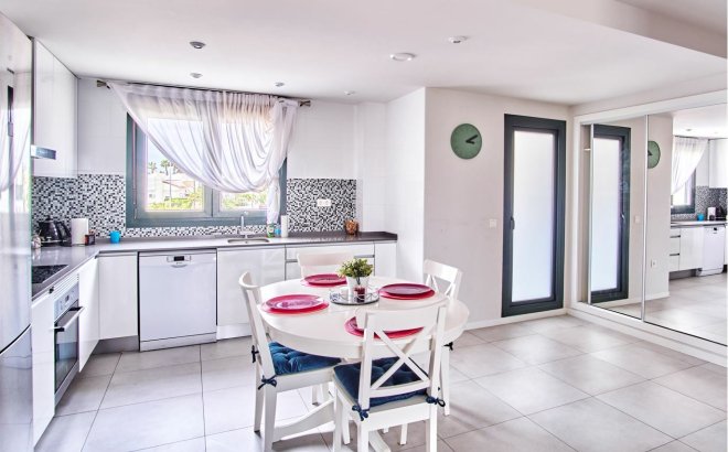 Resale - Apartment -
Mil Palmeras - Costa Blanca