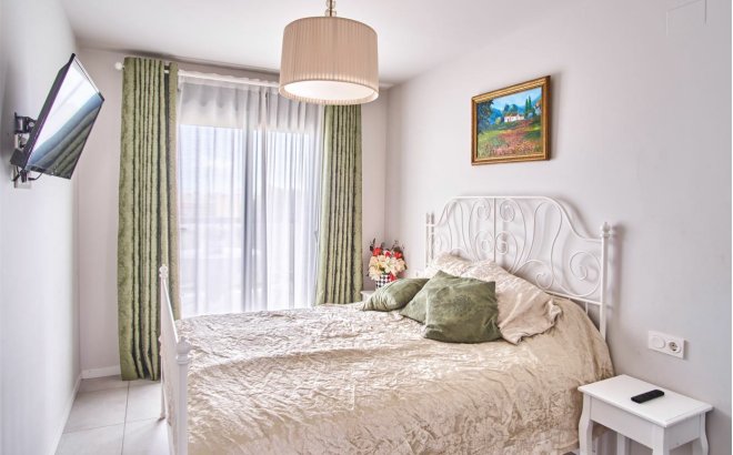 Resale - Apartment -
Mil Palmeras - Costa Blanca