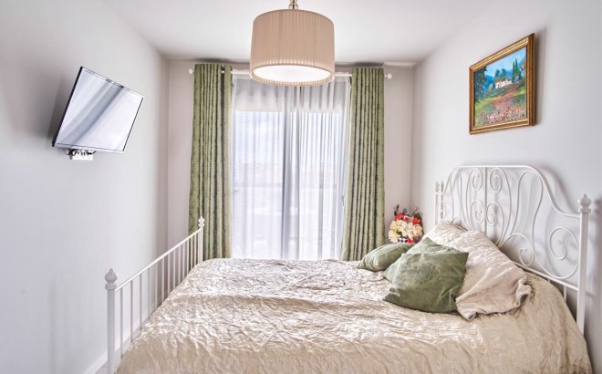 Resale - Apartment -
Mil Palmeras - Costa Blanca