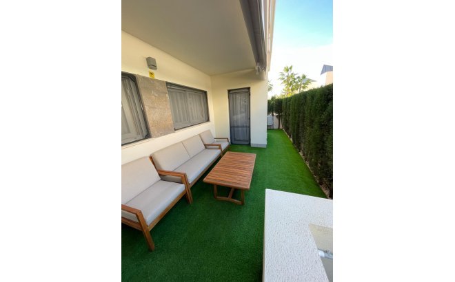 Resale - Bungalow -
Torrevieja - Costa Blanca