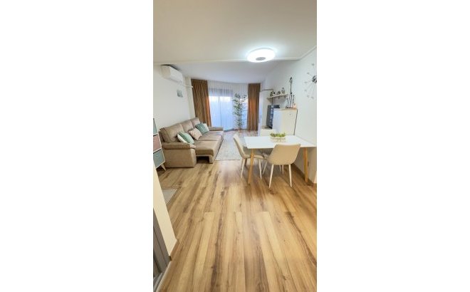 Resale - Bungalow -
Torrevieja - Costa Blanca