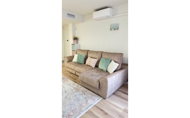 Resale - Bungalow -
Torrevieja - Costa Blanca