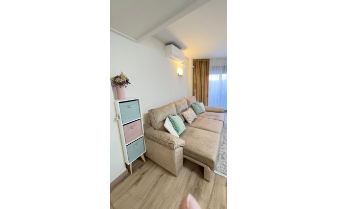 Resale - Bungalow -
Torrevieja - Costa Blanca