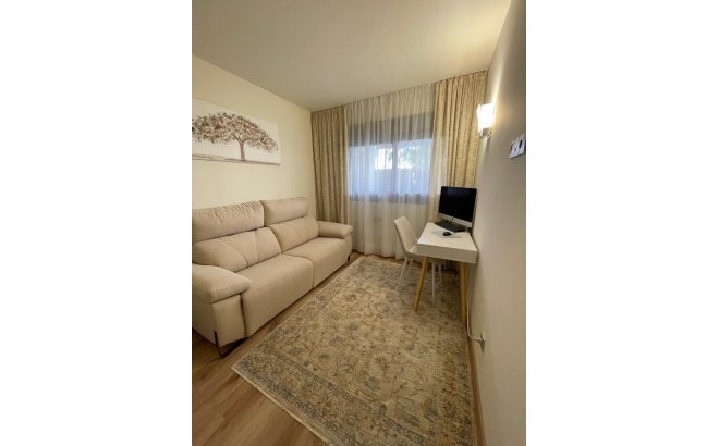Resale - Bungalow -
Torrevieja - Costa Blanca