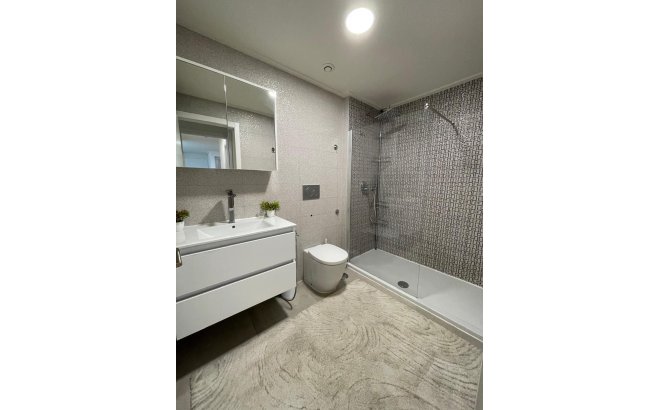 Resale - Bungalow -
Torrevieja - Costa Blanca