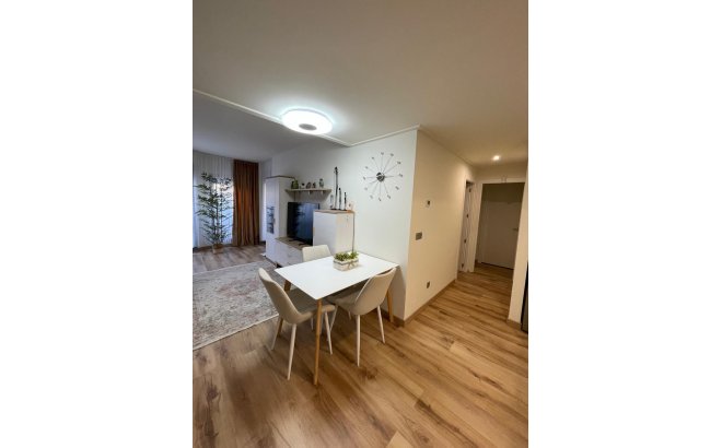 Resale - Bungalow -
Torrevieja - Costa Blanca