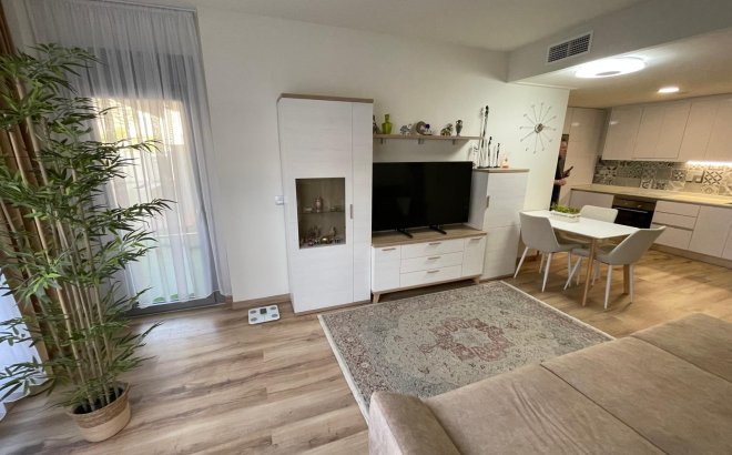 Resale - Bungalow -
Torrevieja - Costa Blanca