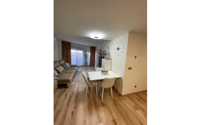 Resale - Bungalow -
Torrevieja - Costa Blanca
