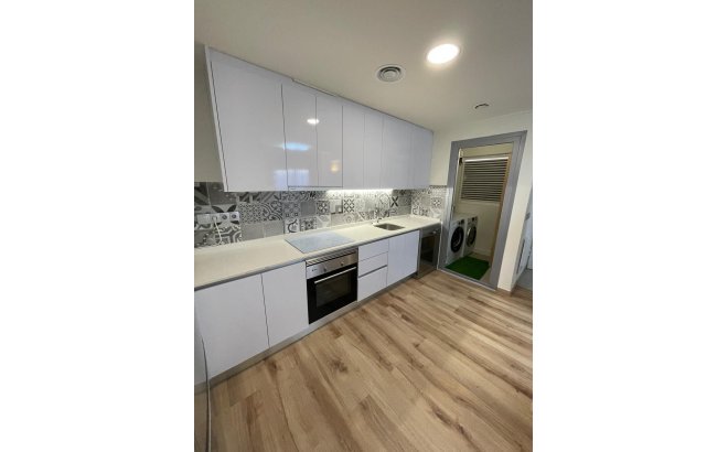 Resale - Bungalow -
Torrevieja - Costa Blanca