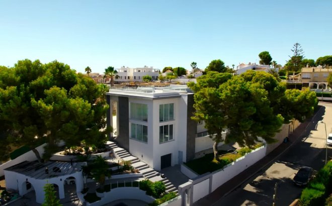 Resale - Town House -
Torrevieja - Costa Blanca