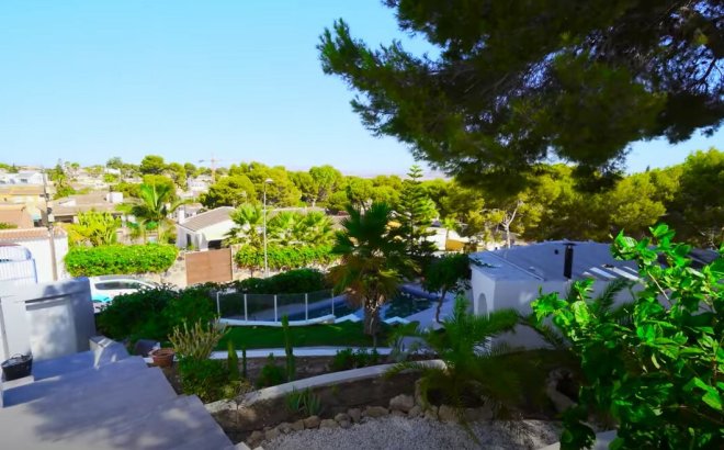 Resale - Town House -
Torrevieja - Costa Blanca