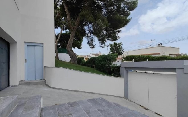 Resale - Town House -
Torrevieja - Costa Blanca