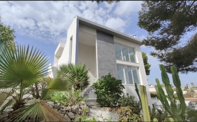 Resale - Town House -
Torrevieja - Costa Blanca