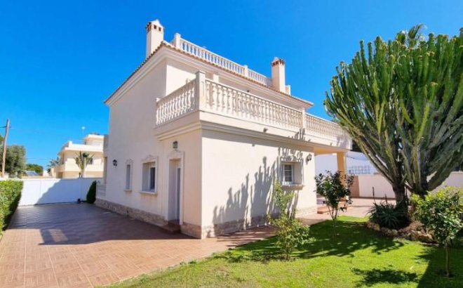 Resale - Town House -
Cabo Roig - Costa Blanca