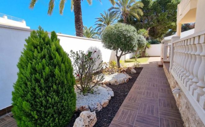 Resale - Town House -
Cabo Roig - Costa Blanca