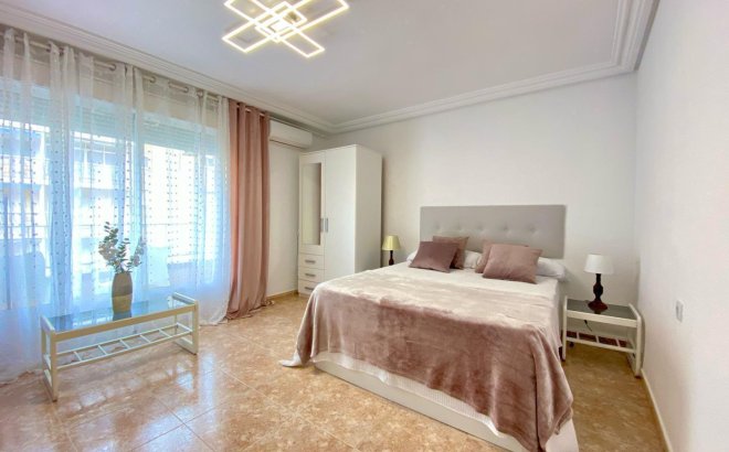 Herverkoop - Appartement -
Torrevieja - Costa Blanca