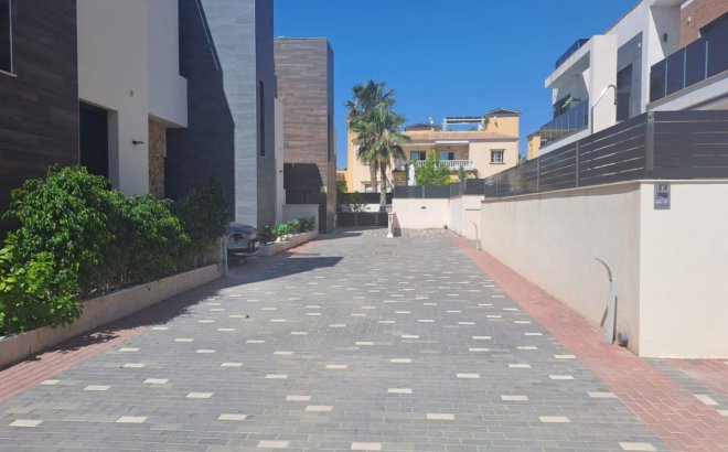 Resale - Town House -
Orihuela Costa - Costa Blanca