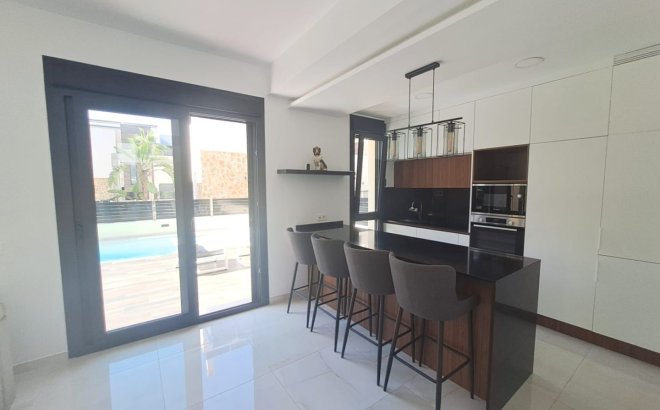 Resale - Town House -
Orihuela Costa - Costa Blanca