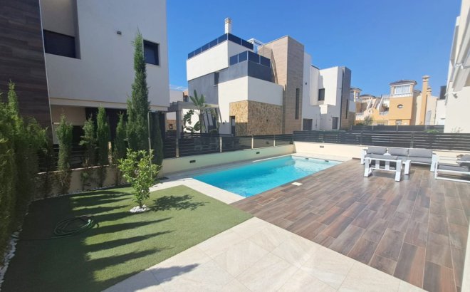 Resale - Town House -
Orihuela Costa - Costa Blanca
