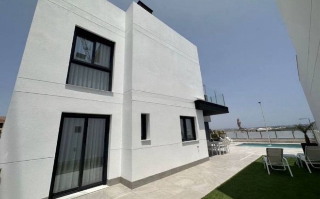Revente - Town House -
Torrevieja - Costa Blanca