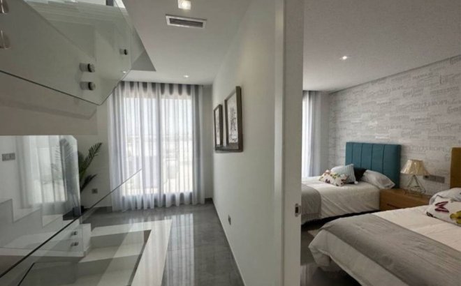 Revente - Town House -
Torrevieja - Costa Blanca