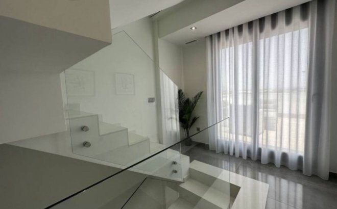 Revente - Town House -
Torrevieja - Costa Blanca