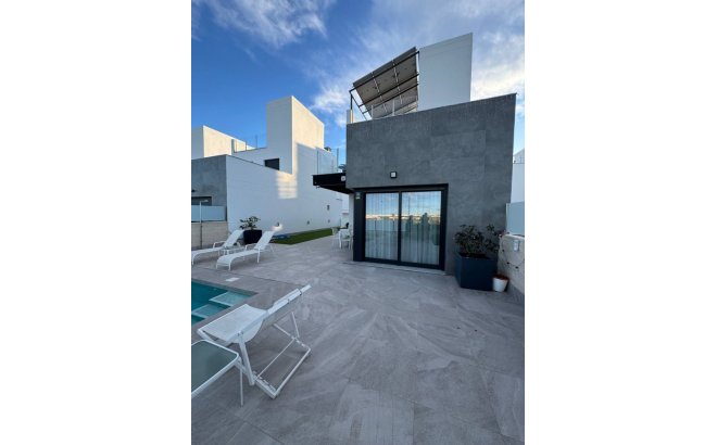 Revente - Town House -
Torrevieja - Costa Blanca