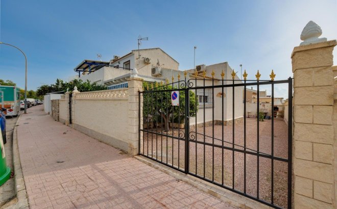 Resale - Villa -
Orihuela Costa - La Florida