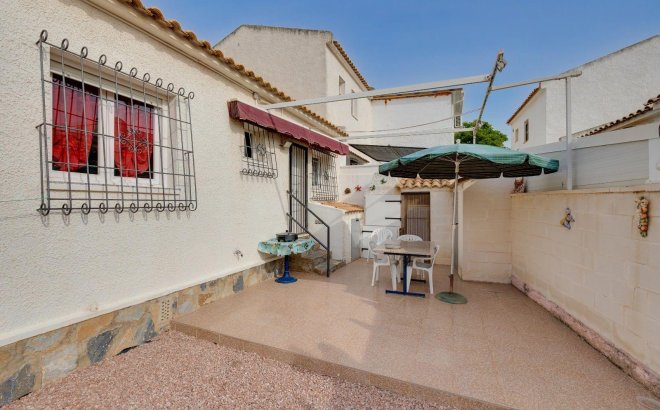 Resale - Villa -
Orihuela Costa - La Florida