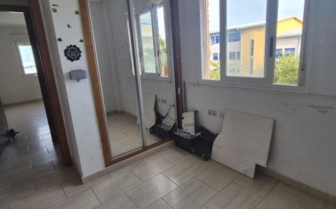 Resale - Apartment -
Torrevieja - Costa Blanca