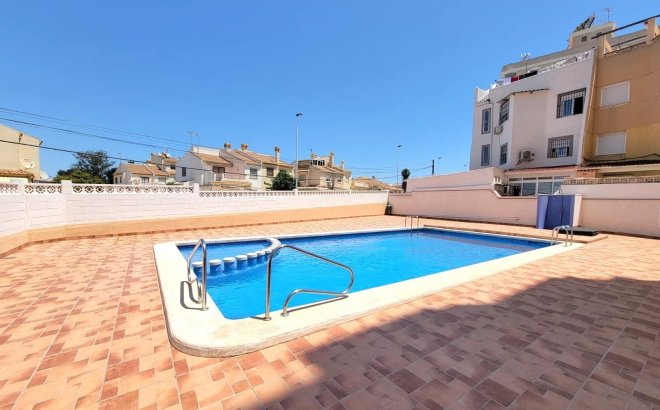 Resale - Apartment -
Torrevieja - Nueva Torrevieja