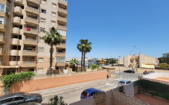 Resale - Apartment -
Torrevieja - Nueva Torrevieja