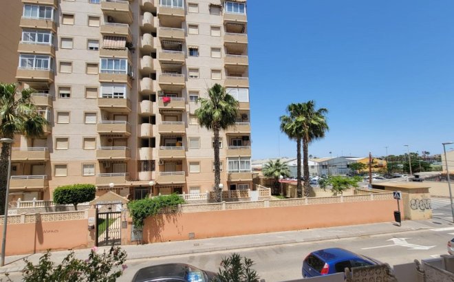 Resale - Apartment -
Torrevieja - Nueva Torrevieja