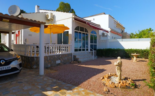 Herverkoop - Villa -
Torrevieja - Costa Blanca