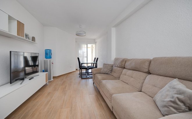 Resale - Apartment -
Torrevieja - Centro