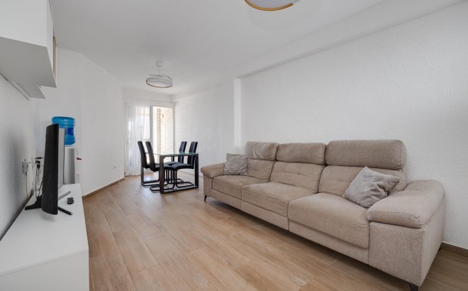 Resale - Apartment -
Torrevieja - Centro