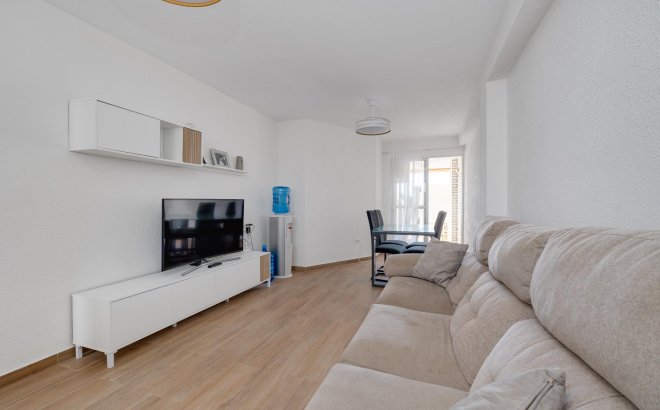 Resale - Apartment -
Torrevieja - Centro