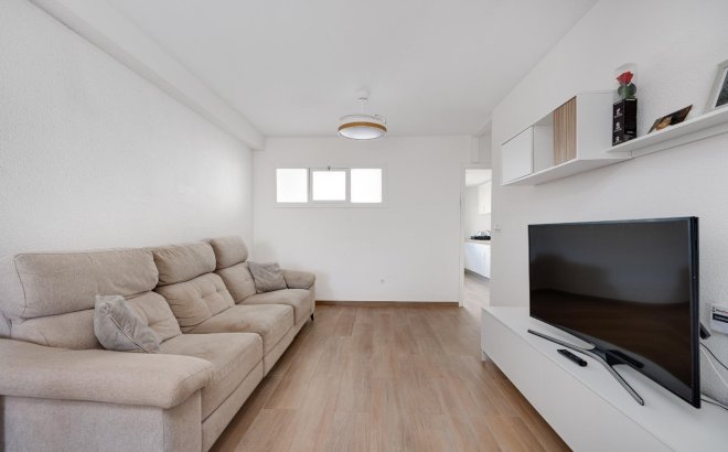 Resale - Apartment -
Torrevieja - Centro