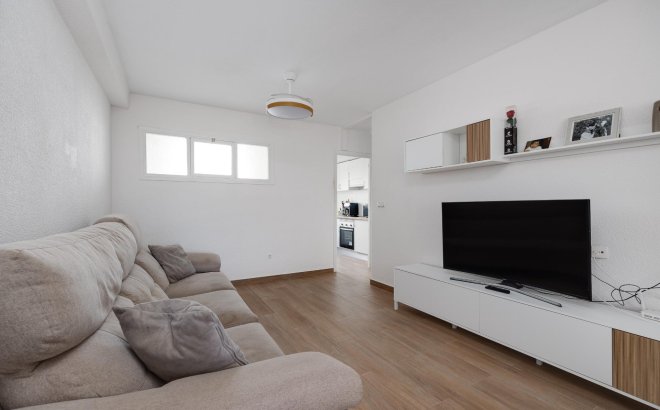 Resale - Apartment -
Torrevieja - Centro