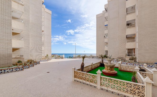 Resale - Apartment -
Torrevieja - Centro