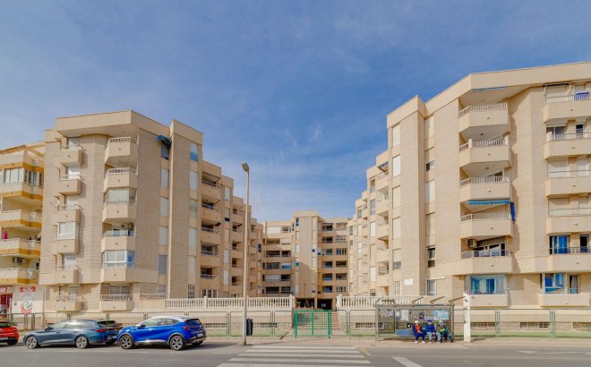 Resale - Apartment -
Torrevieja - Centro