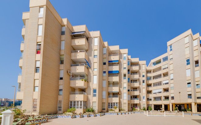 Resale - Apartment -
Torrevieja - Centro