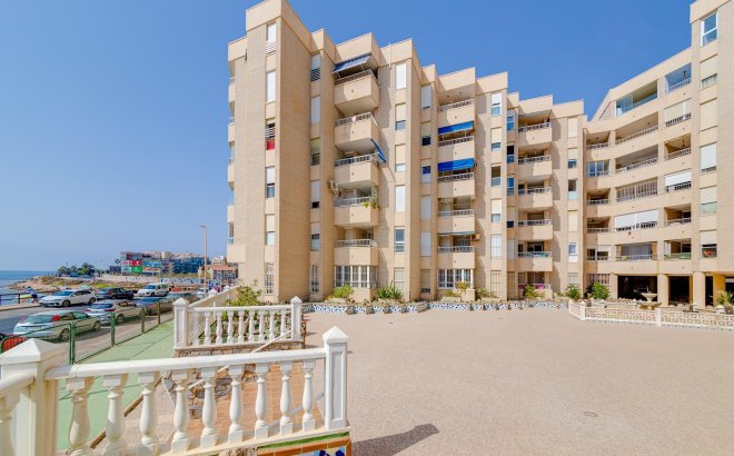 Resale - Apartment -
Torrevieja - Centro