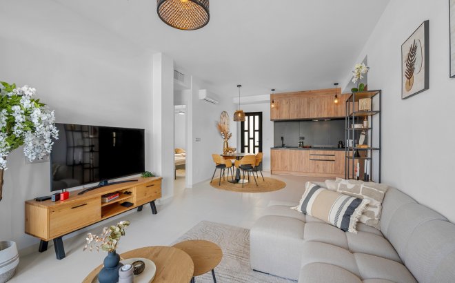 Resale - Apartment -
San Miguel de Salinas - Inland