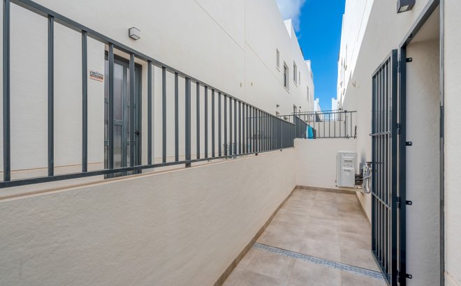 Resale - Apartment -
San Miguel de Salinas - Inland