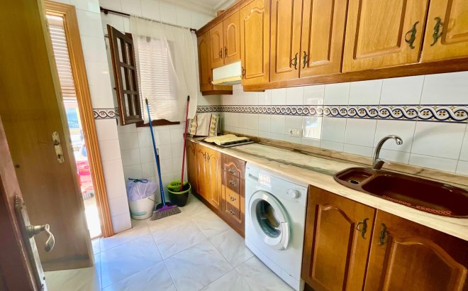 Herverkoop - Bungalow -
Torrevieja - Torreblanca