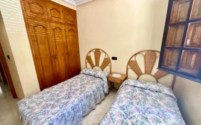 Herverkoop - Bungalow -
Torrevieja - Torreblanca