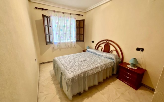 Herverkoop - Bungalow -
Torrevieja - Torreblanca