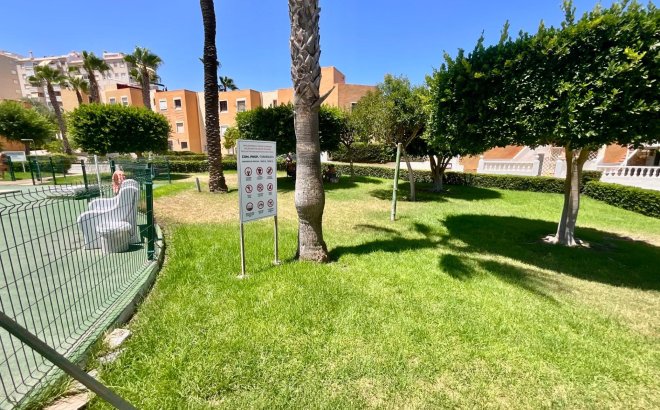 Herverkoop - Bungalow -
Torrevieja - Torreblanca