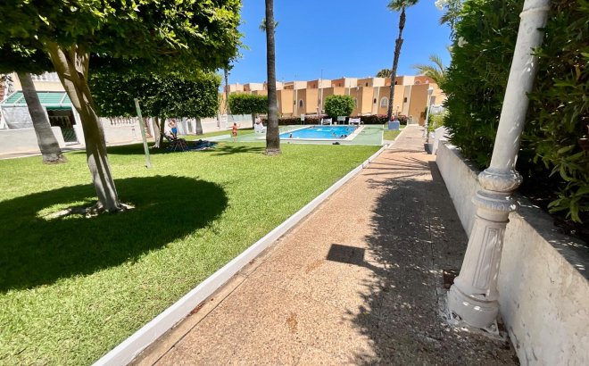 Herverkoop - Bungalow -
Torrevieja - Torreblanca
